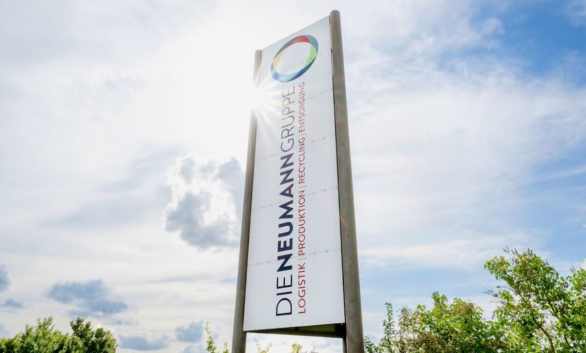 Die Neumann Gruppe Firrmenschild
